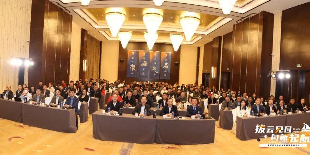 公益运动 | 国际导盲犬日，，，，hjc888黄金城动保联合中国导盲犬大连培训基地，，，，一起守护心中的那束光！_hjc888黄金城动保