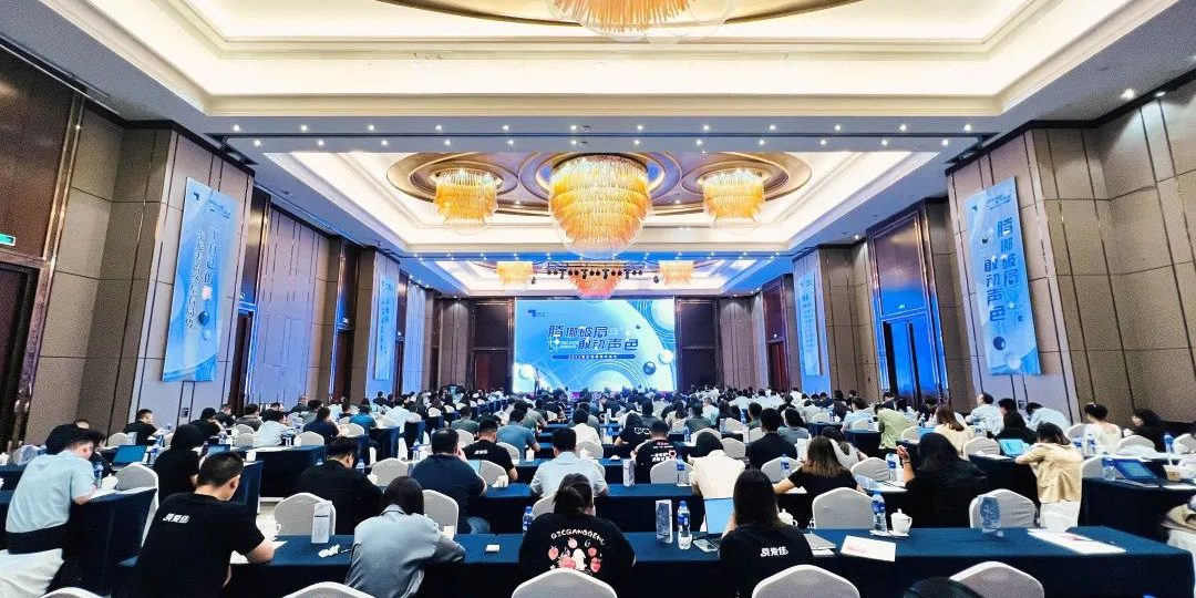 公益运动 | 国际导盲犬日，，，，hjc888黄金城动保联合中国导盲犬大连培训基地，，，，一起守护心中的那束光！_hjc888黄金城动保